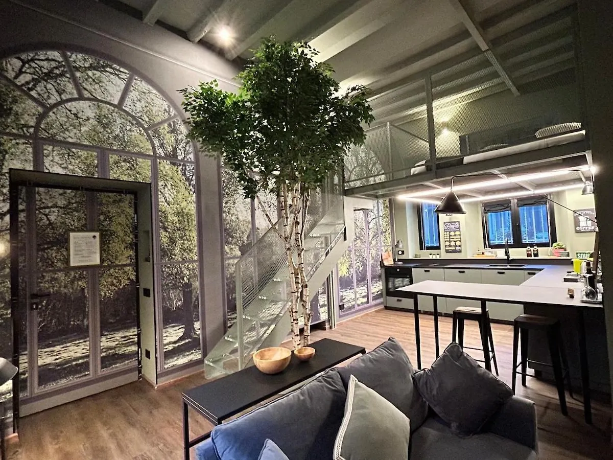 Tree House - Stylish Loft In The Heart Of Milan Apartment